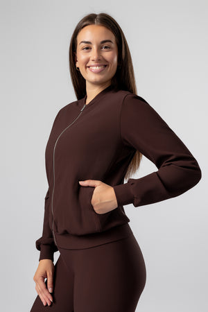 lelosi move striukė courtney 1