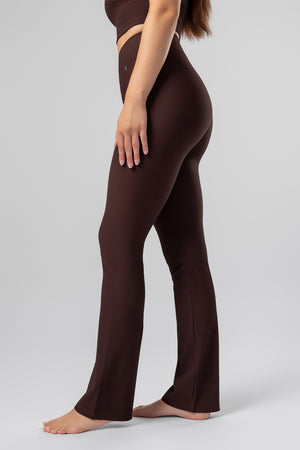 lelosi move bootcut tamprės courtney 1